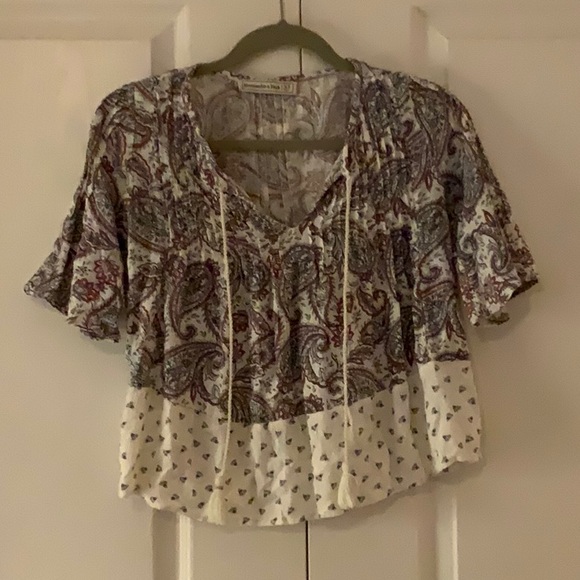 Paisley Three-Quarter Sleeve, Tie Neck Blouse-A&F - Picture 1 of 7